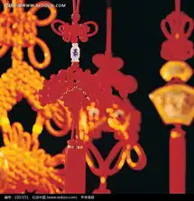 串有白色寿字珠链的红色中国结图片
