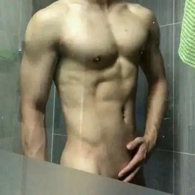 肌肉男头像运动图片健身男生生活照真实的
