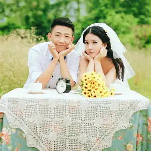婚纱与花
