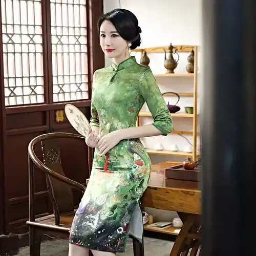 自从入手了这些旗袍,走在街上的回头率直线上涨
