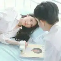 2018的唯美情侣头像一对
