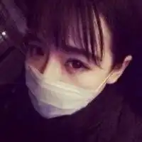 黑白男头像戴口罩微信头像图片大全
