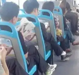 果真是鸽子蛋钻戒,亮瞎眼,羡慕了吧
