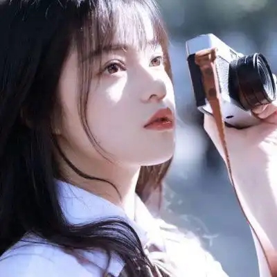 美女写真闺蜜头像同一人多张
