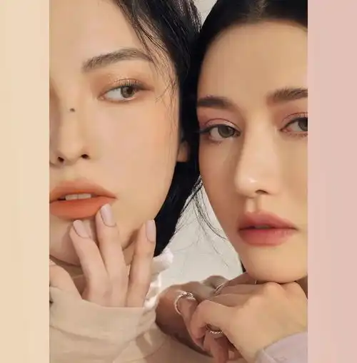 冰块彩妆的两种温度,3ce的性冷淡风又玩出了什么花样
