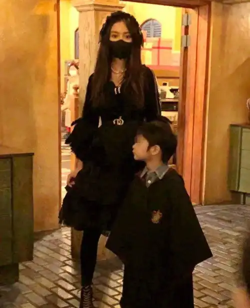 谁蹭谁热度论黄晓明和angelababy的头像差,有点意思

