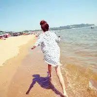 女人海边图片大全唯美伤感头像带字
