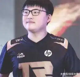 德云色笑笑公开调侃uzi没rng不看世界赛,希望ig抬一手
