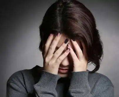 警惕中度以上抑郁症不治疗可能会自杀
