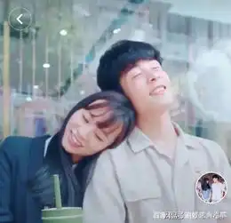 抖音上无人能模仿的一对情侣,网友两个清华高材生的隐居生活

