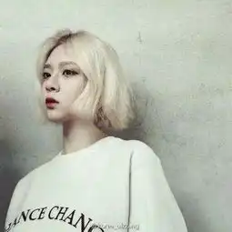 要这张女头的高清大图
