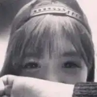 微信黑白女头像图片低落的眼眸充满着伤感

