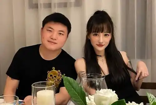 mini狗到来uzi未婚妻婷婷公布怀孕喜讯

