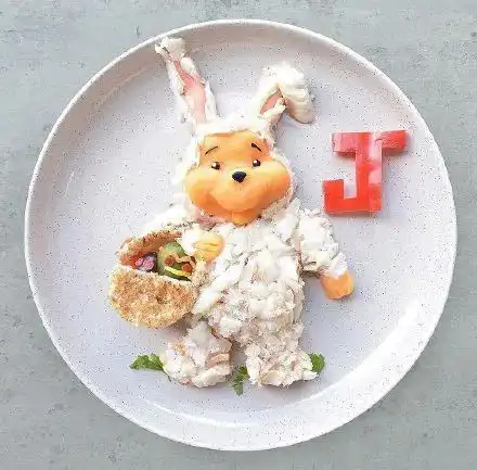 为了让儿子吃饭,妈妈也是煞费苦心了我也要吃
