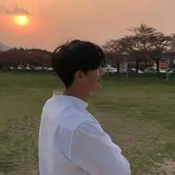这个是情侣头像吗,如果是另一个是啥样的谁有发一下谢谢
