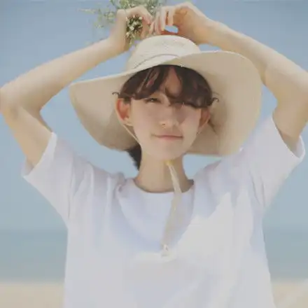 四月中旬,星光灿烂,桃花蹁跹,旧爱回味,情真意切,伸手牵良人感情
