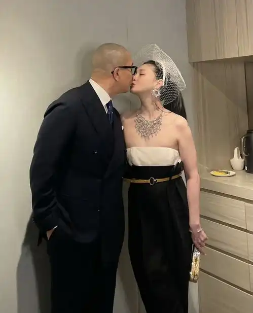大s具俊晔共度情人节,具俊晔大肚腩超明显,大s疑赴韩见过婆婆

