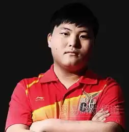 uzi被黑粉怼直播开启自黑模式一句3级t下保我让黑粉无地自容
