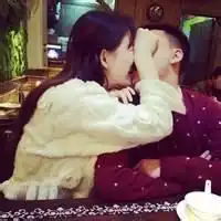 超萌情侣头像一左一右你不会太孤单因为我不曾离开
