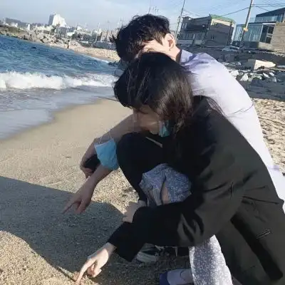 2021让人羡慕的情侣头像真人qq很热门的的双人情头
