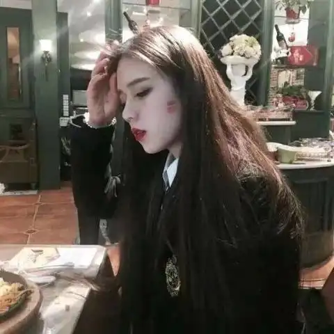 男生帅女生美情侣发色你见过吗
