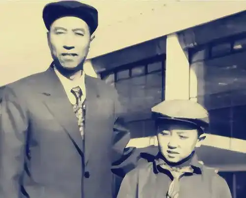 郭德纲和于谦合作了23年后,两个人终究还是渐行渐远有了不同
