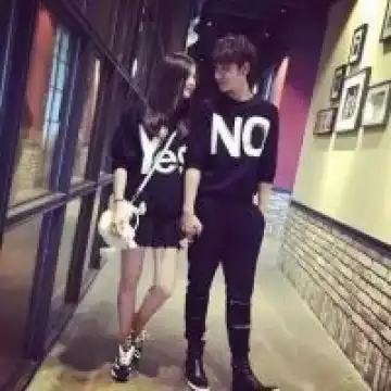 你眉眼的笑意,描岁月的伏笔
