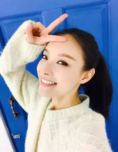 颖儿产女这小棉袄颜值不得了
