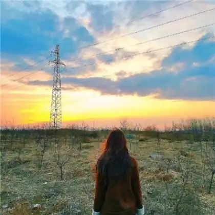 唯美意境背影情侣头像一对两张,真爱就不要活在幻想里
