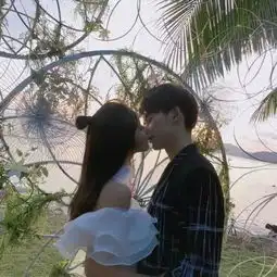 头像没钱的男孩也花心不物质的女孩也没得到爱情

