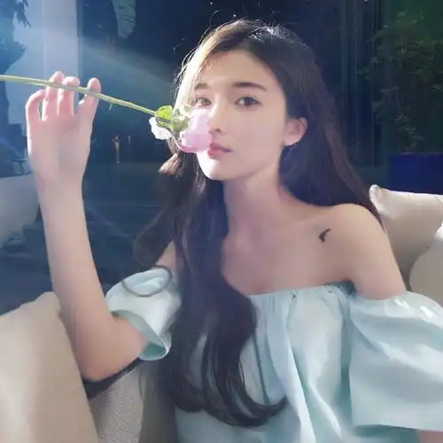 撒娇缠绵美人
