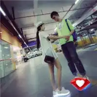 做两个有情侣红钻的头像
