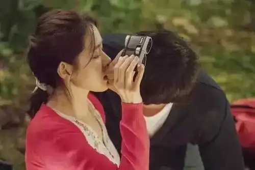 hi你们的女神,又拍了一部纯爱片
