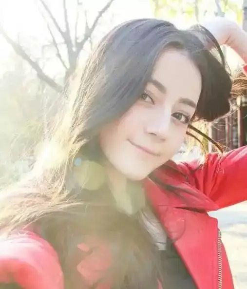 杨幂杨颖落选啦全球最美面孔评选,她击败范冰冰成中国唯一女星
