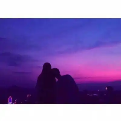 情侣头像分开一人一半背影唯美深情定是铭心刻骨
