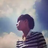唯美情侣头像女人对自己有点信心
