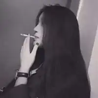 女生头像吸烟黑白黑白抽烟背影女人头像
