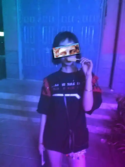 发现一个蒸汽波相机

