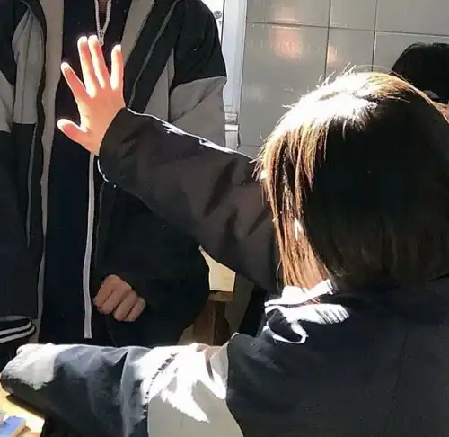 女生头像你该换头像啦
