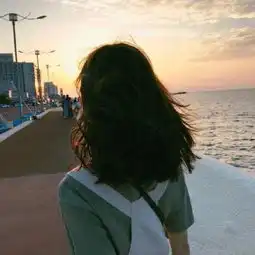 背影或者侧面女生头像
