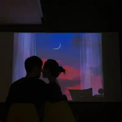 ins防对象的情侣头像
