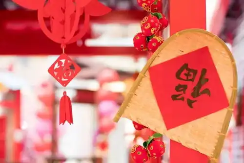 春联什么时候贴福字能不能倒着贴90的人都做错了
