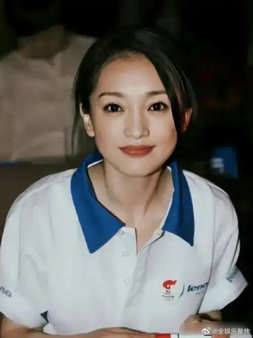 周迅的眼睛是内娱是好看的,眼睛非常灵动,是典型的大美女
