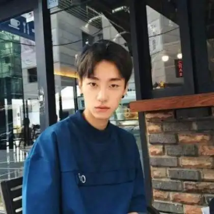 qq男生霸气超拽酷,静静看着空气感受一切
