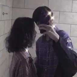 想静静的待在你怀里暖色系可爱自拍情侣头像
