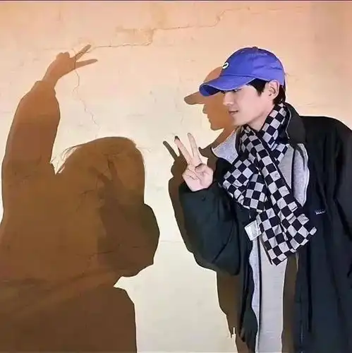 情侣头像,比较是偷走快乐的贼
