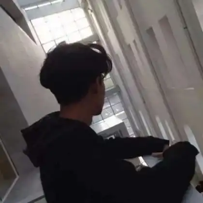 高冷男头像给你最真诚的信任
