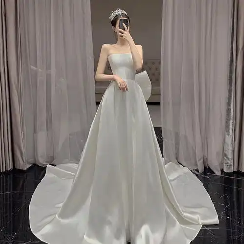头像白色系不露脸婚纱女头像
