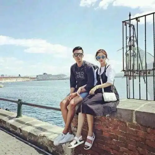 女友初次来我家,临走时她突然宣布个好消息,我妈听完连扇她耳光
