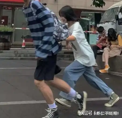 女生突然打听你这3件事,多半是看上你了,傻小子等着被表白吧
